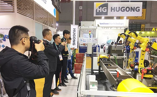 第二届进博会浙江日报拍摄新葡的京集团350vip8888意大利CEA展位